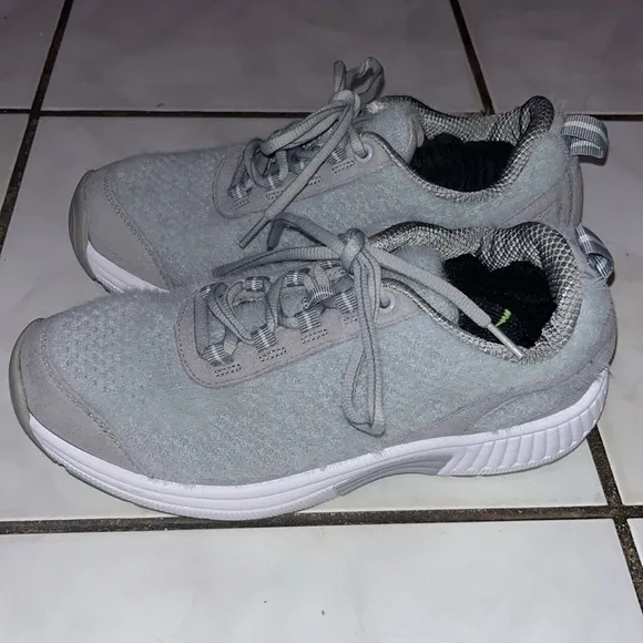 Orthofeet Womens 989 Coral Wool Grey Comfort Athletic Sneakers Size 7.5