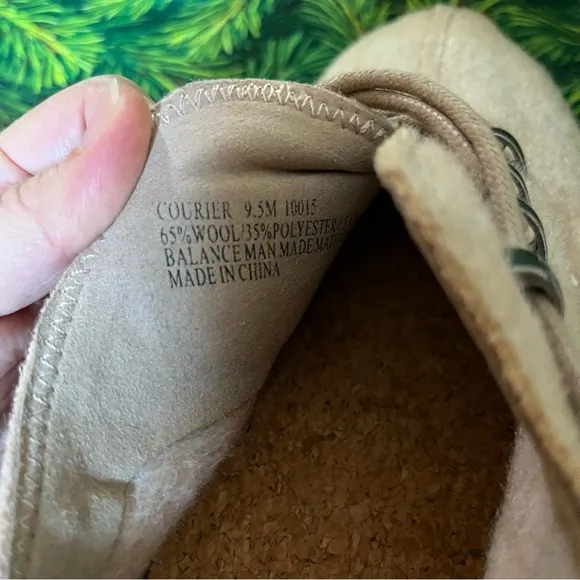 OTBT Courier Platform Sneaker, beige, NWOT, size 9.5