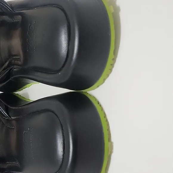 P448 Fergie Black Slipons