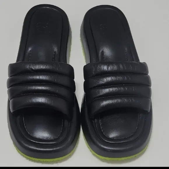 P448 Fergie Black Slipons