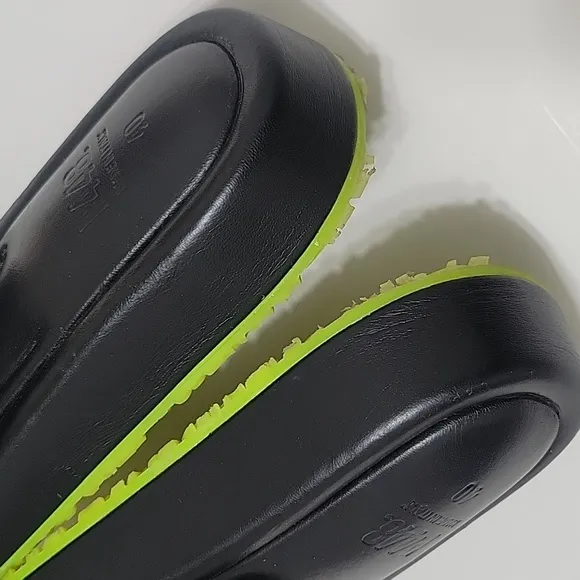 P448 Fergie Black Slipons
