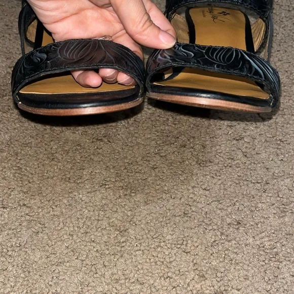 Patricia Nash Romana Italian Tooled Leather Stacked Chunky Block Heel Sandal 10