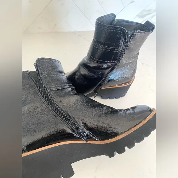 Paul Green Dynamic Crinkle Buckle Boots Sz 7