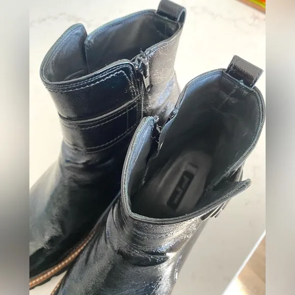 Paul Green Dynamic Crinkle Buckle Boots Sz 7