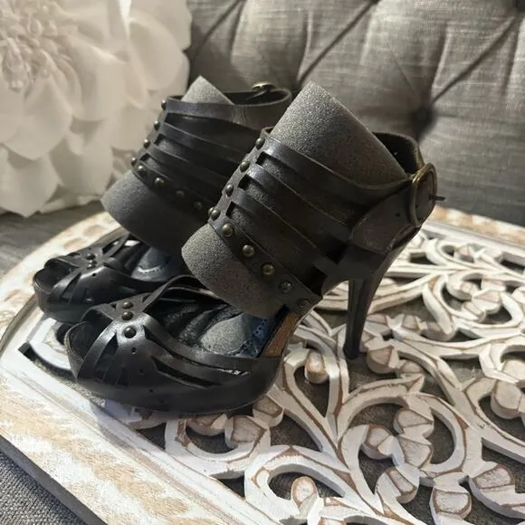 Pedro Garcia Studded Leather heels Sandals Shoes 8