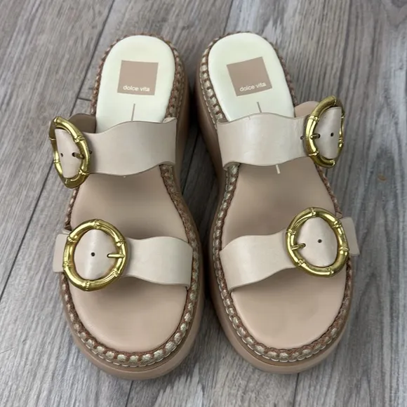 Perfect Tan and Gold Platform Sandals Chunky Sole Dolce Vita Rysha