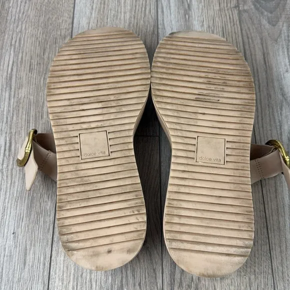 Perfect Tan and Gold Platform Sandals Chunky Sole Dolce Vita Rysha