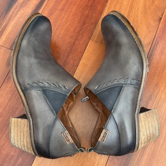 Pikolinos boots