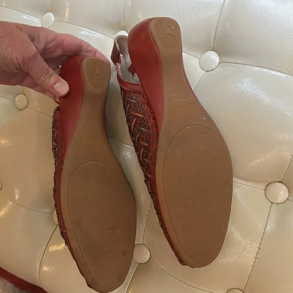 Pikolinos woven Red Leather shoe Sandals, size 9