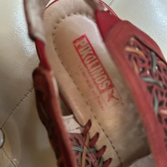 Pikolinos woven Red Leather shoe Sandals, size 9