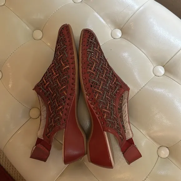 Pikolinos woven Red Leather shoe Sandals, size 9