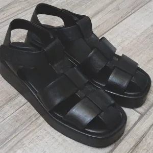 PILCRO (ANTHROPOLOGIE)..PLATFORM FISHERMAN SANDALS..