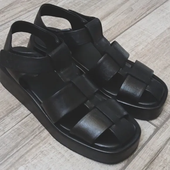 PILCRO (ANTHROPOLOGIE)..PLATFORM FISHERMAN SANDALS..