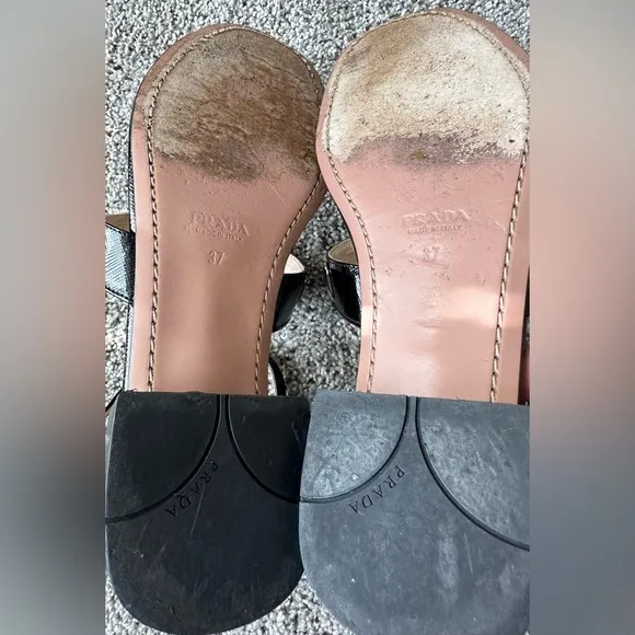 Prada vernice 3 patent leather T-Strap sandals are a size 37.