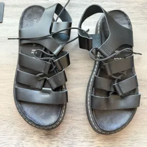PREGUNTA Leather Sandals