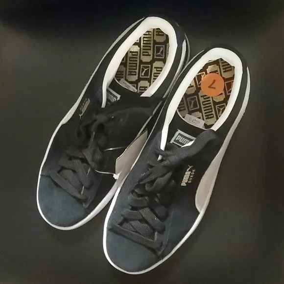 Puma Sneakers Girls Size 7m 7c 7 Black Gray Side Stripe Suede Low Top Puma Nwt