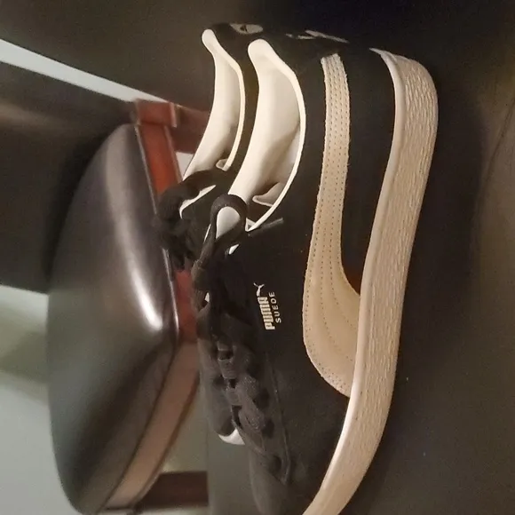 Puma Sneakers Girls Size 7m 7c 7 Black Gray Side Stripe Suede Low Top Puma Nwt