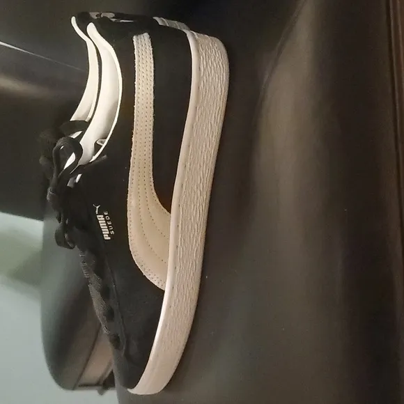 Puma Sneakers Girls Size 7m 7c 7 Black Gray Side Stripe Suede Low Top Puma Nwt