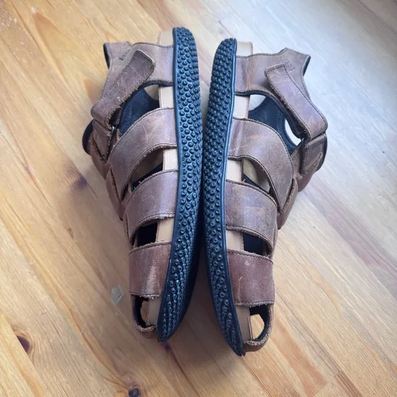 Quoddy brown leather sandals size 10