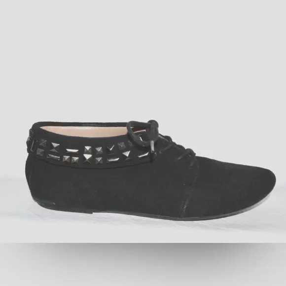 RACHEL ROY 7.5 M BLACK STUDDED SUEDE LEATHER LACE UP ANKLE BOOTS FLATS BOOTIES