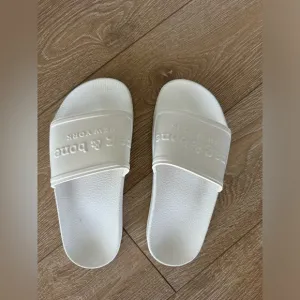 Rag &amp; Bone Size 5 White Slides. ⚡️🤍