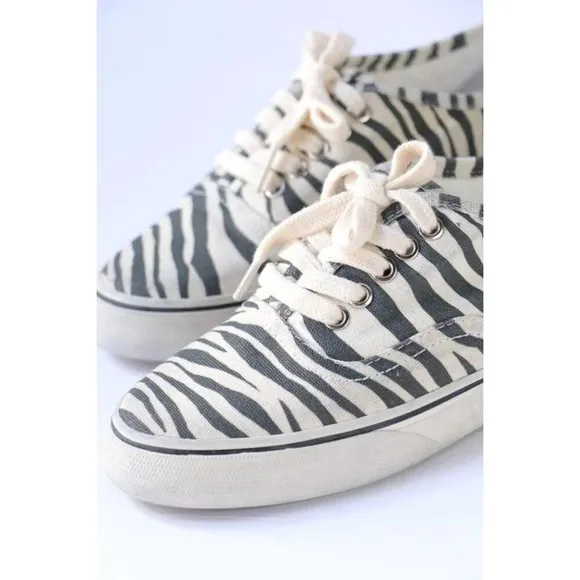 Re/Done 70s Low Top Skate Sneaker in Faded Zebra Print New With Box Dust bag
