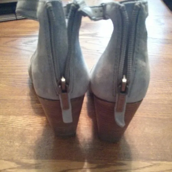 Retro Suede Chunky Heeled Sandals Size 9