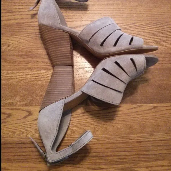 Retro Suede Chunky Heeled Sandals Size 9