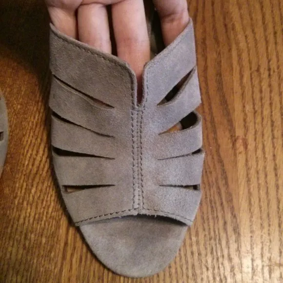 Retro Suede Chunky Heeled Sandals Size 9