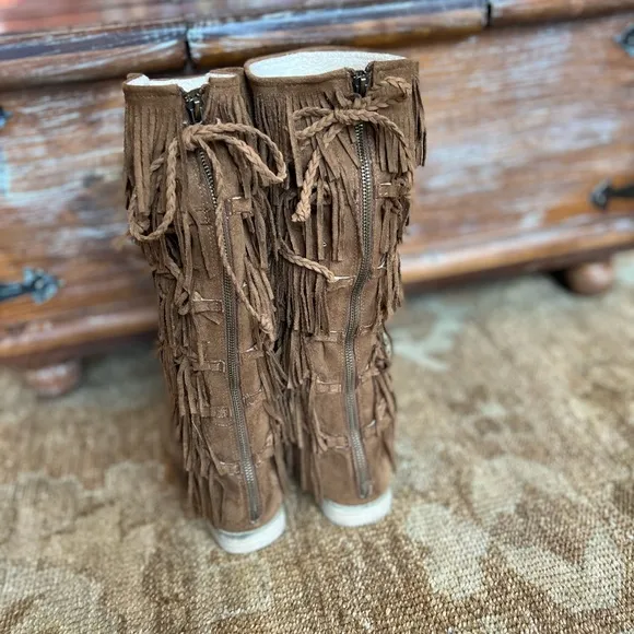 Riley Fringe Boots by Joyfolie