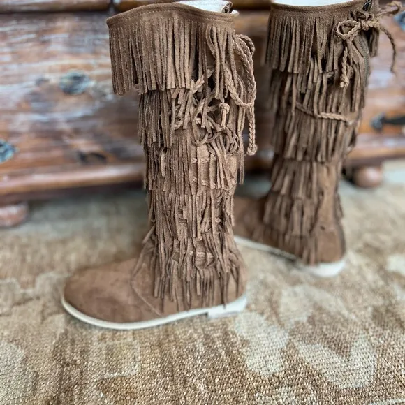 Riley Fringe Boots by Joyfolie