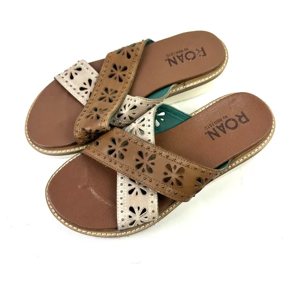 Roan Bed Stu Chant Sandals 7.5  Leather Brown Ivory Cutout Floral Slides Womens