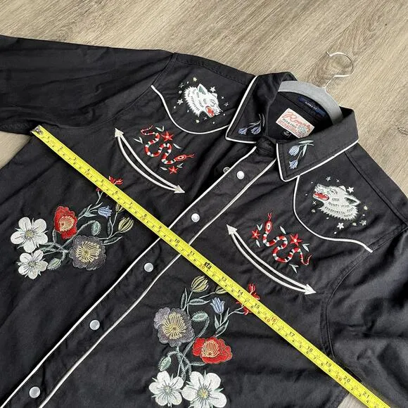 ROARK The Lone Wolf Pearl Snap Long Sleeve Shirt Medium
