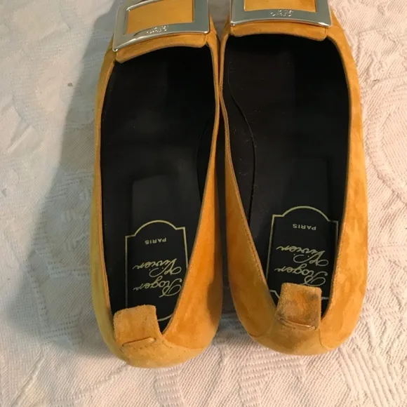 Roger Vivier flats