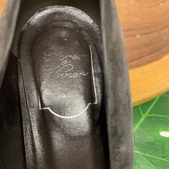 Roger Vivier Smokey Grey Suede Buckled Flats