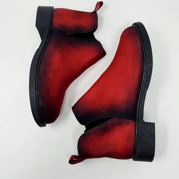 Rogue   Wolf Mood:Blood Chelsea Boots -  Water-Resistant Micro-Suede Unisex Boot