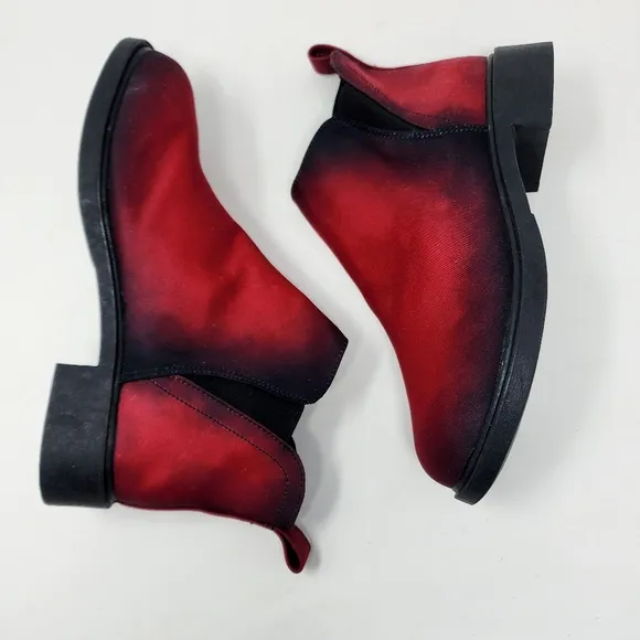 Rogue   Wolf Mood:Blood Chelsea Boots -  Water-Resistant Micro-Suede Unisex Boot