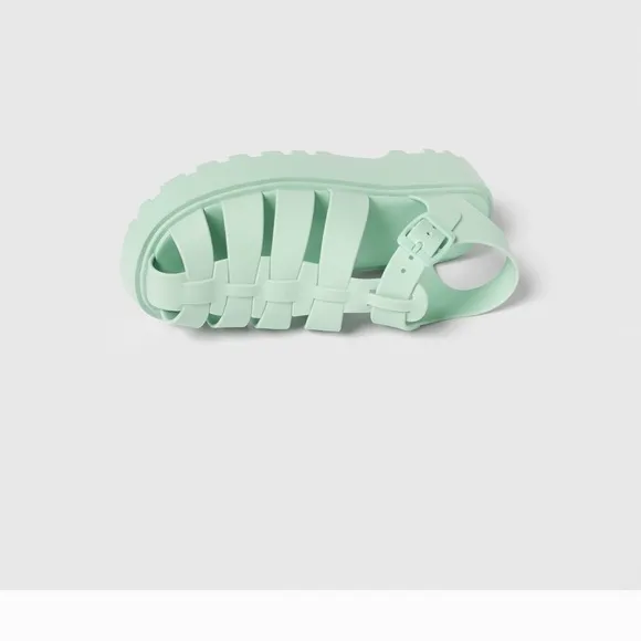✨SALE✨ ZARA KIDS/ MONOCHROMATIC CHUNKY FISHERMAN SANDALS✨SALE✨