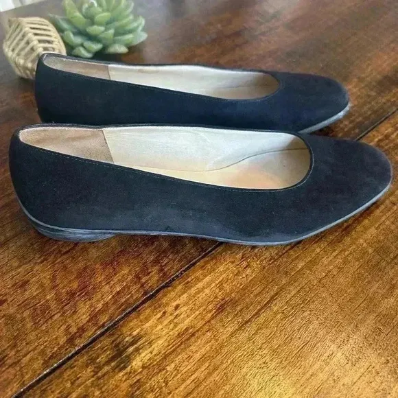 Salvatore Ferragamo Boutique | Black Suede Ballet Flats