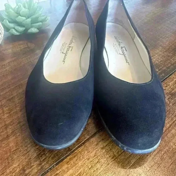 Salvatore Ferragamo Boutique | Black Suede Ballet Flats