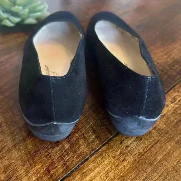 Salvatore Ferragamo Boutique | Black Suede Ballet Flats