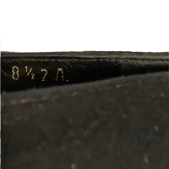 Salvatore Ferragamo Boutique Labelle Flats in Black Suede Lux2**