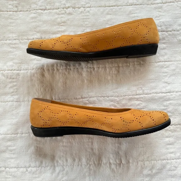 Salvatore Ferragamo Suede Flats • Size; 6.5 / 7