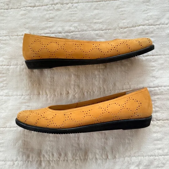Salvatore Ferragamo Suede Flats • Size; 6.5 / 7