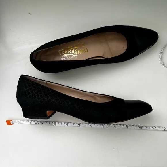 Salvatore Ferragamo Vintage Women's Suede Black Leather Cap Flats Pumps Heels