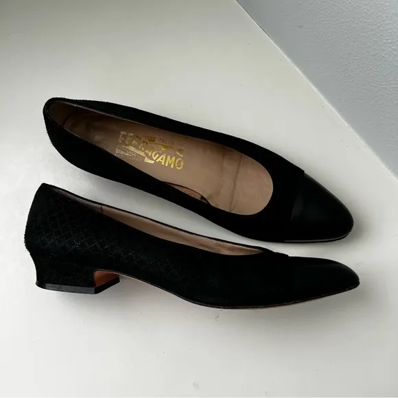 Salvatore Ferragamo Vintage Women's Suede Black Leather Cap Flats Pumps Heels