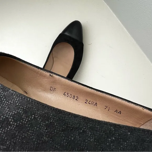 Salvatore Ferragamo Vintage Women's Suede Black Leather Cap Flats Pumps Heels