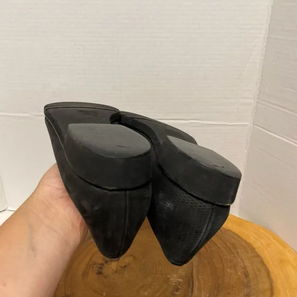 Salvatore Ferraragamo Soft Suede Flats