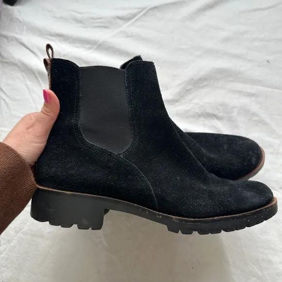 Sam Edelman genuine leather all weather winter Chelsea boot lugge rubber sole