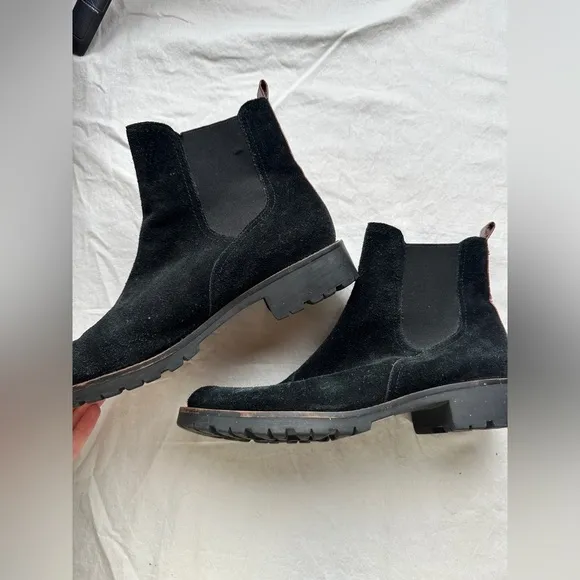 Sam Edelman genuine leather all weather winter Chelsea boot lugge rubber sole
